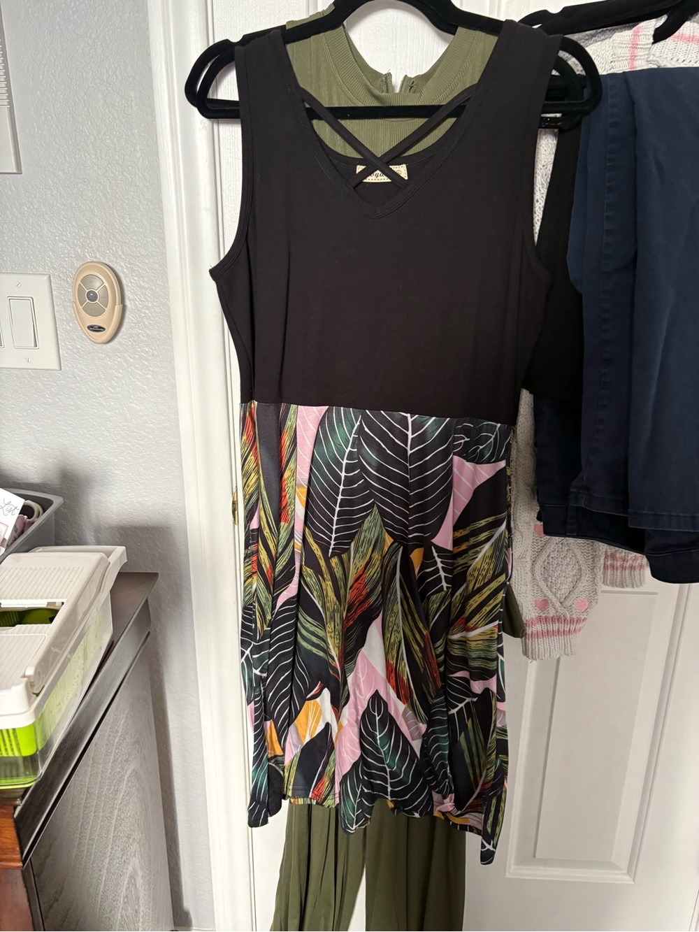 Black Tropical Print Sleeveless Dress